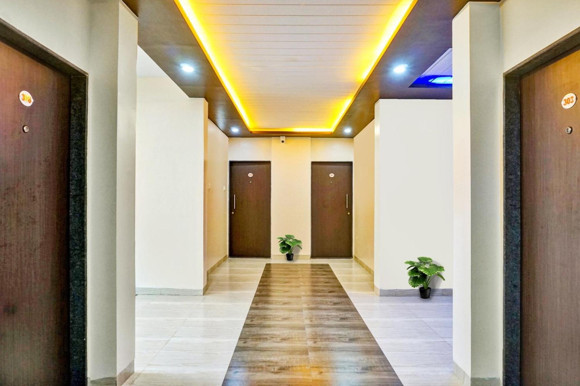 Super Collection O Eon Inn Near Pune Airport Kharadi Exterior foto