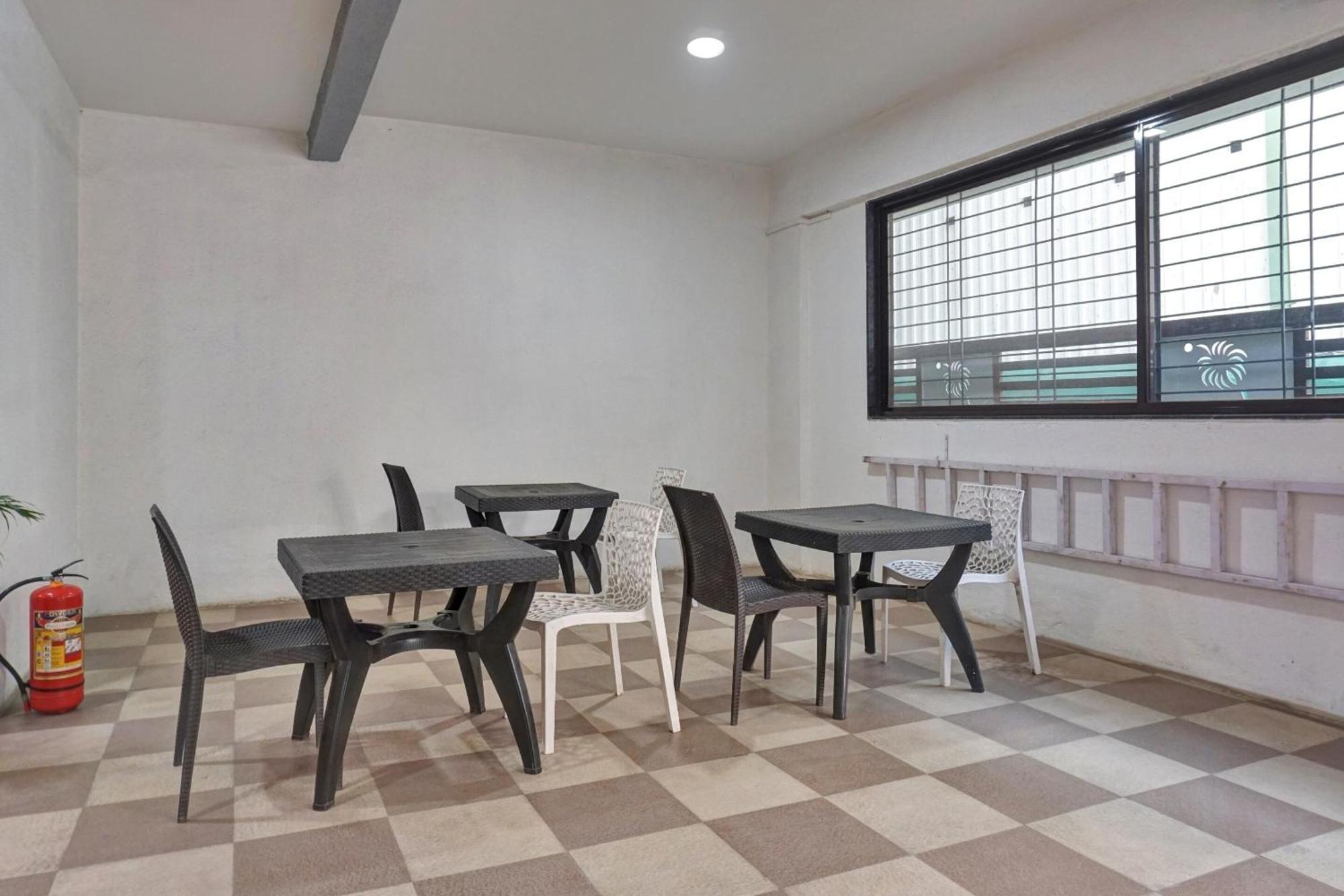 Super Collection O Eon Inn Near Pune Airport Kharadi Exterior foto